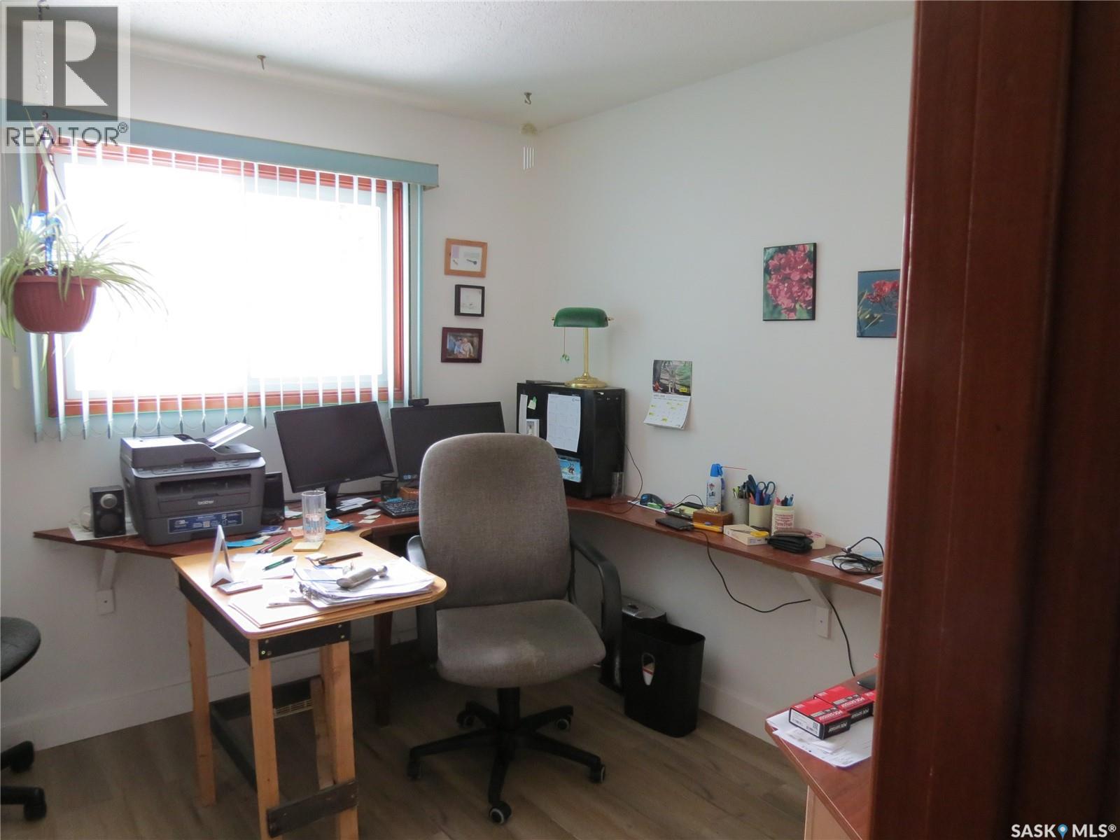 30 Cleland Street, Regina, Saskatchewan  S4R 4G2 - Photo 18 - SK032030