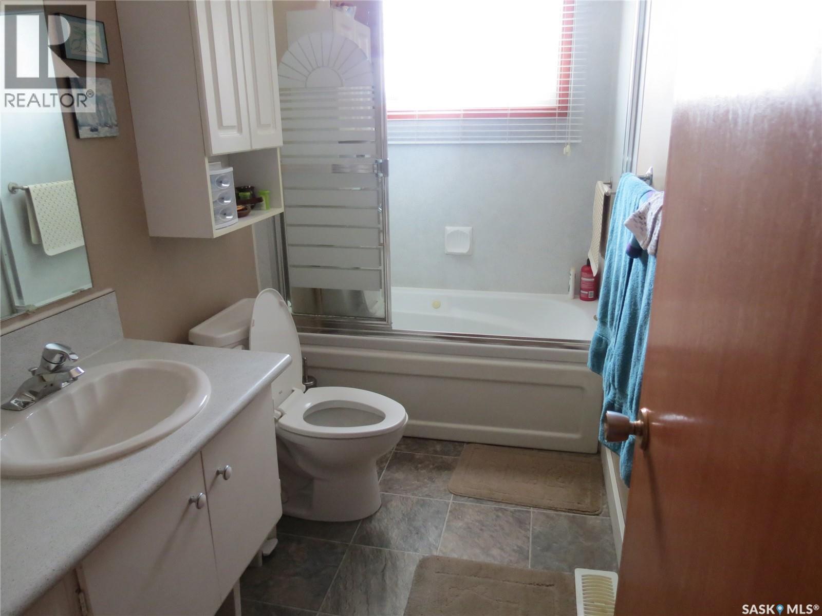 30 Cleland Street, Regina, Saskatchewan  S4R 4G2 - Photo 19 - SK032030