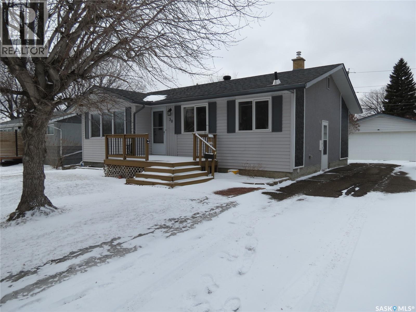 30 Cleland Street, Regina, Saskatchewan  S4R 4G2 - Photo 2 - SK032030