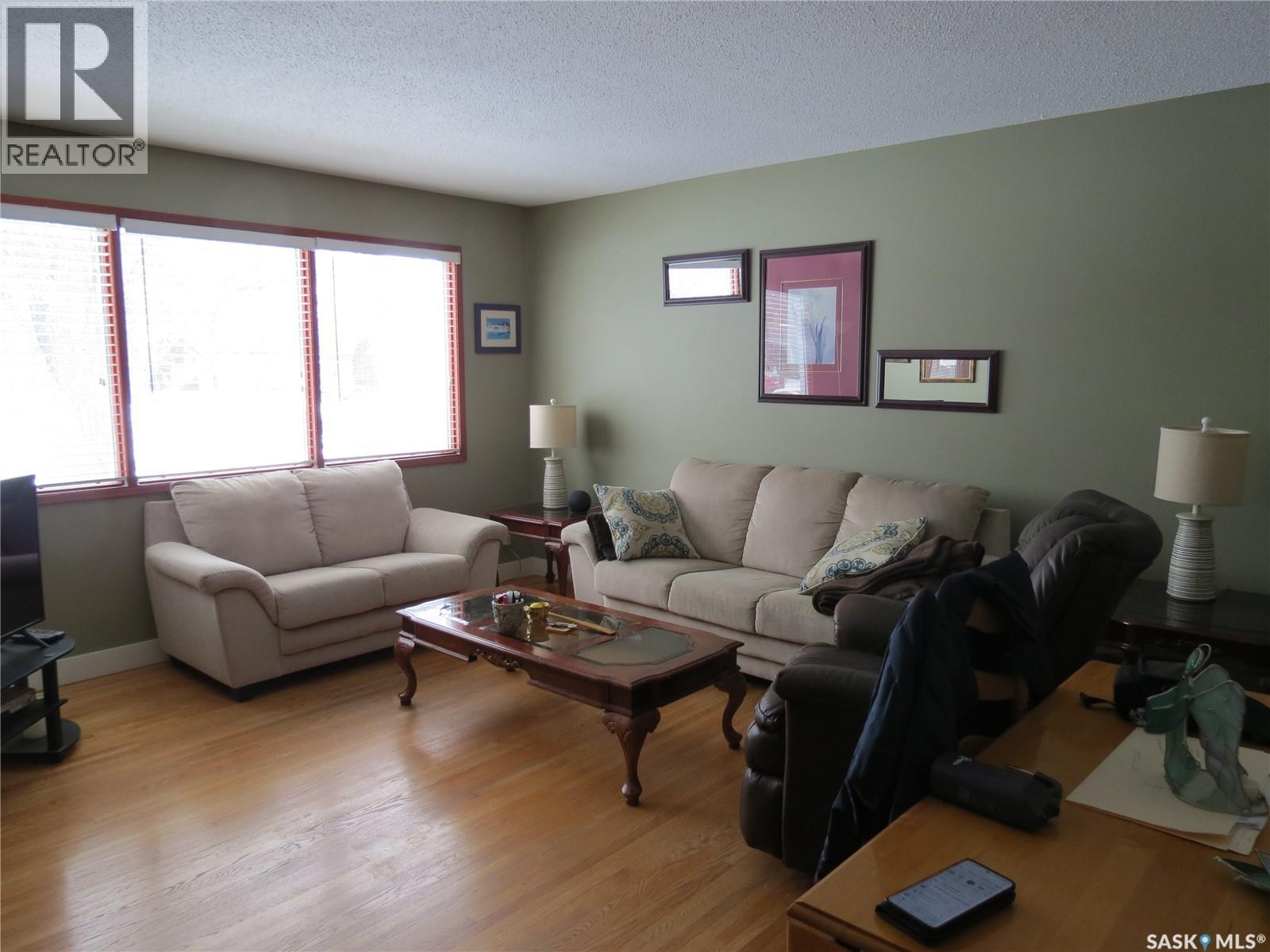 30 Cleland Street, Regina, Saskatchewan  S4R 4G2 - Photo 9 - SK032030