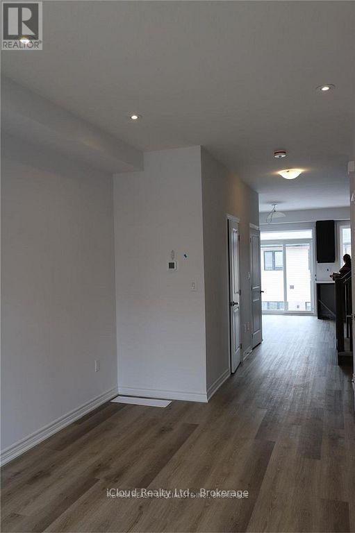 461 Blackburn Drive, Brantford, Ontario  L5M 6X1 - Photo 4 - X12972214