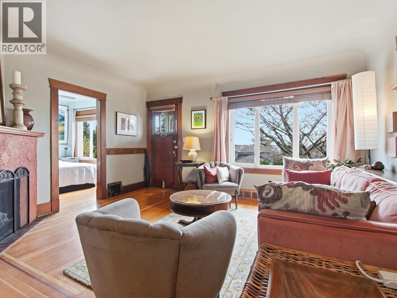 1523 Seventh Avenue, New Westminster, British Columbia  V3M 2K2 - Photo 2 - R3108685