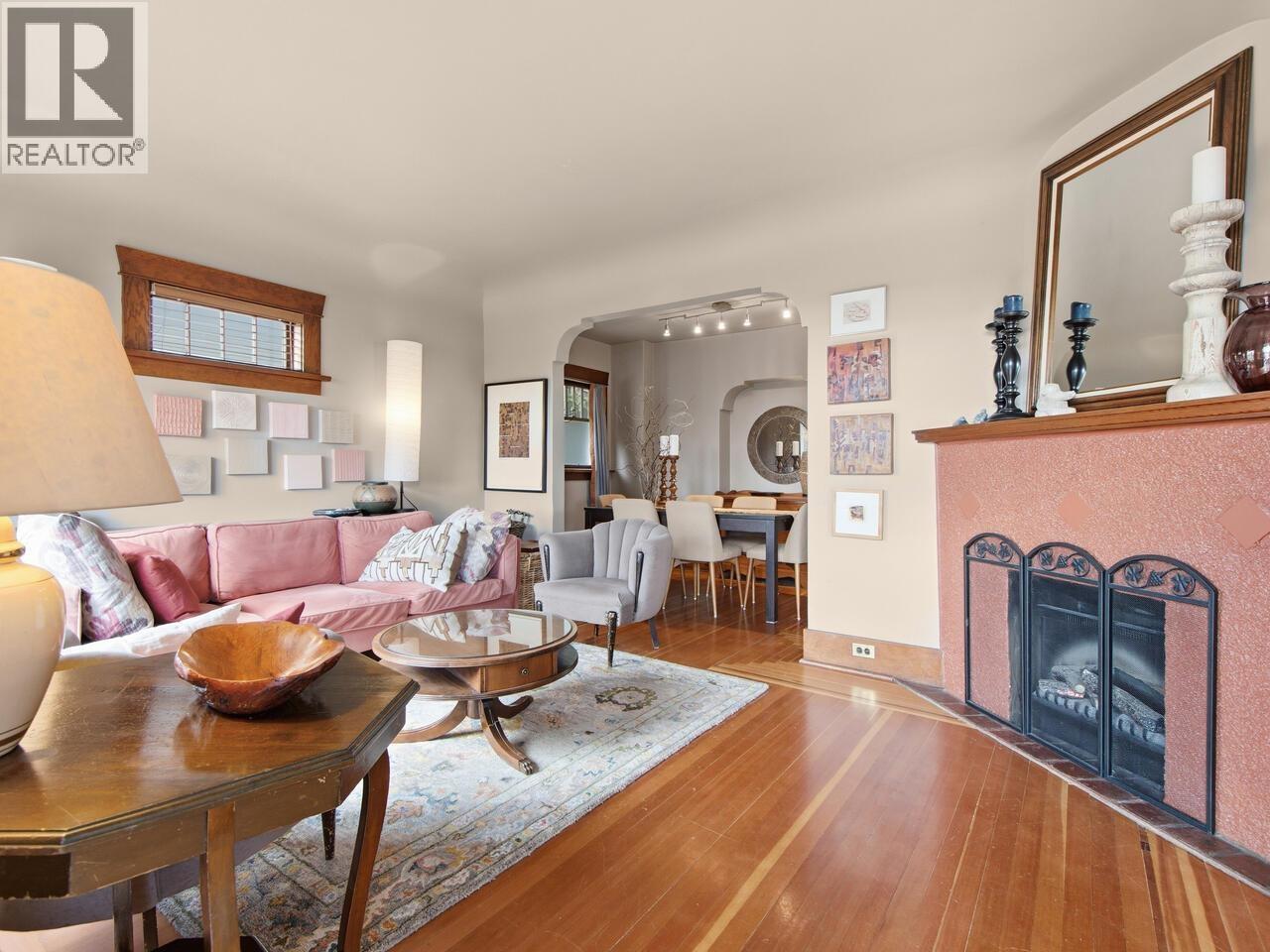 1523 Seventh Avenue, New Westminster, British Columbia  V3M 2K2 - Photo 3 - R3108685