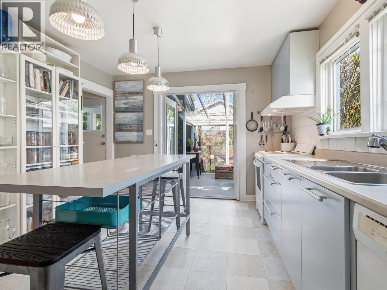 1523 Seventh Avenue, New Westminster, British Columbia  V3M 2K2 - Photo 10 - R3108685