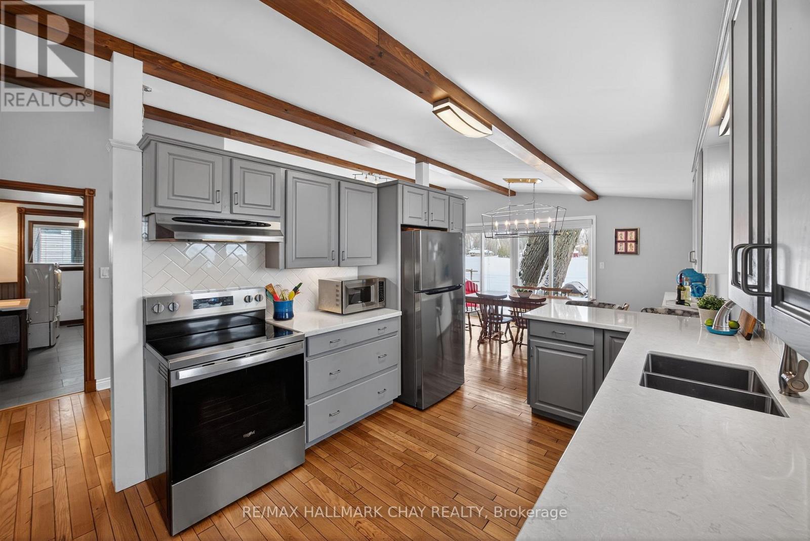 4350 Plum Point Road, Ramara, Ontario  L3V 6H7 - Photo 11 - S12970450