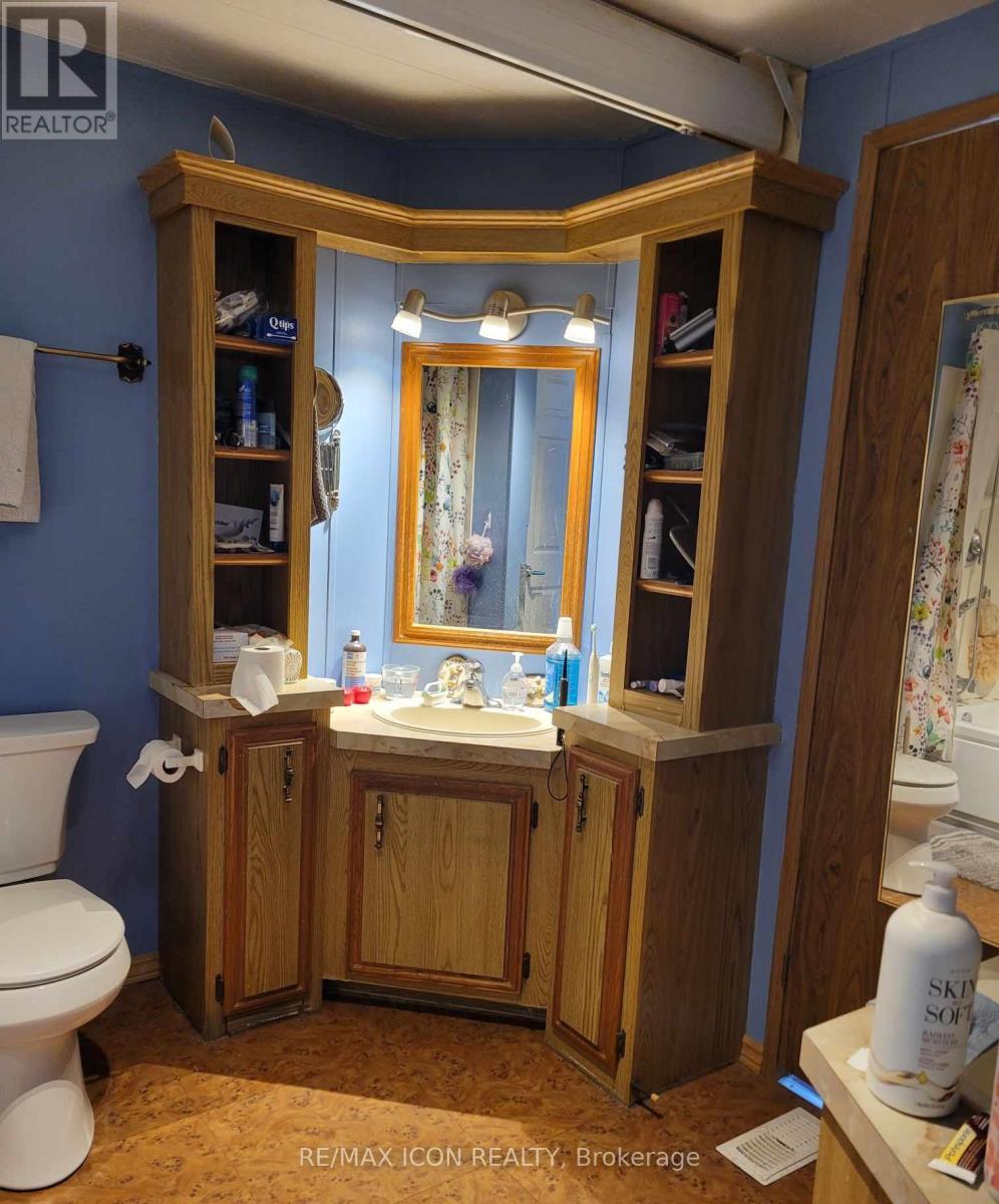 34 - 9839 Lakeshore Road, Lambton Shores, Ontario N0M 1T0 - Photo 15 - X12200747