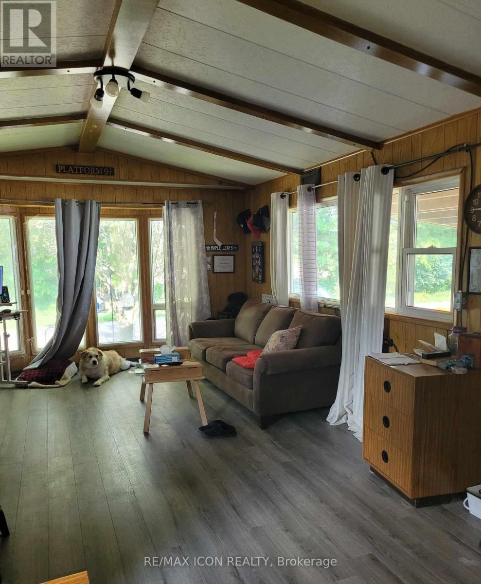 34 - 9839 Lakeshore Road, Lambton Shores, Ontario N0M 1T0 - Photo 12 - X12200747