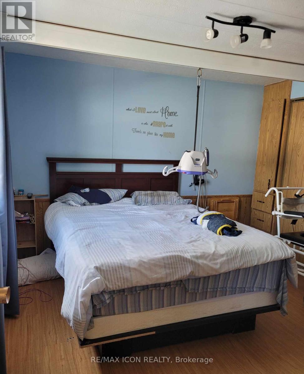 34 - 9839 Lakeshore Road, Lambton Shores, Ontario N0M 1T0 - Photo 14 - X12200747