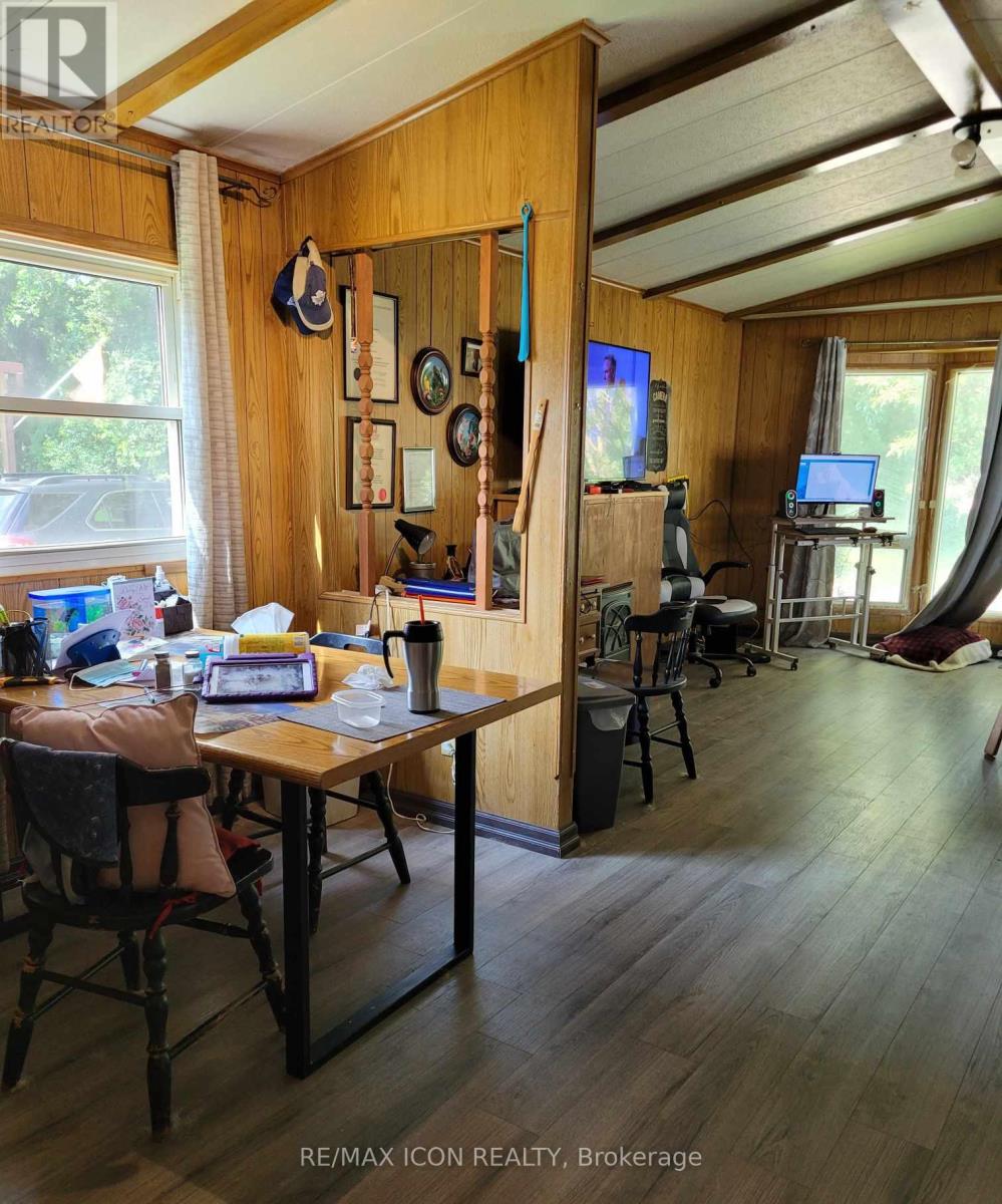 34 - 9839 Lakeshore Road, Lambton Shores, Ontario N0M 1T0 - Photo 10 - X12200747