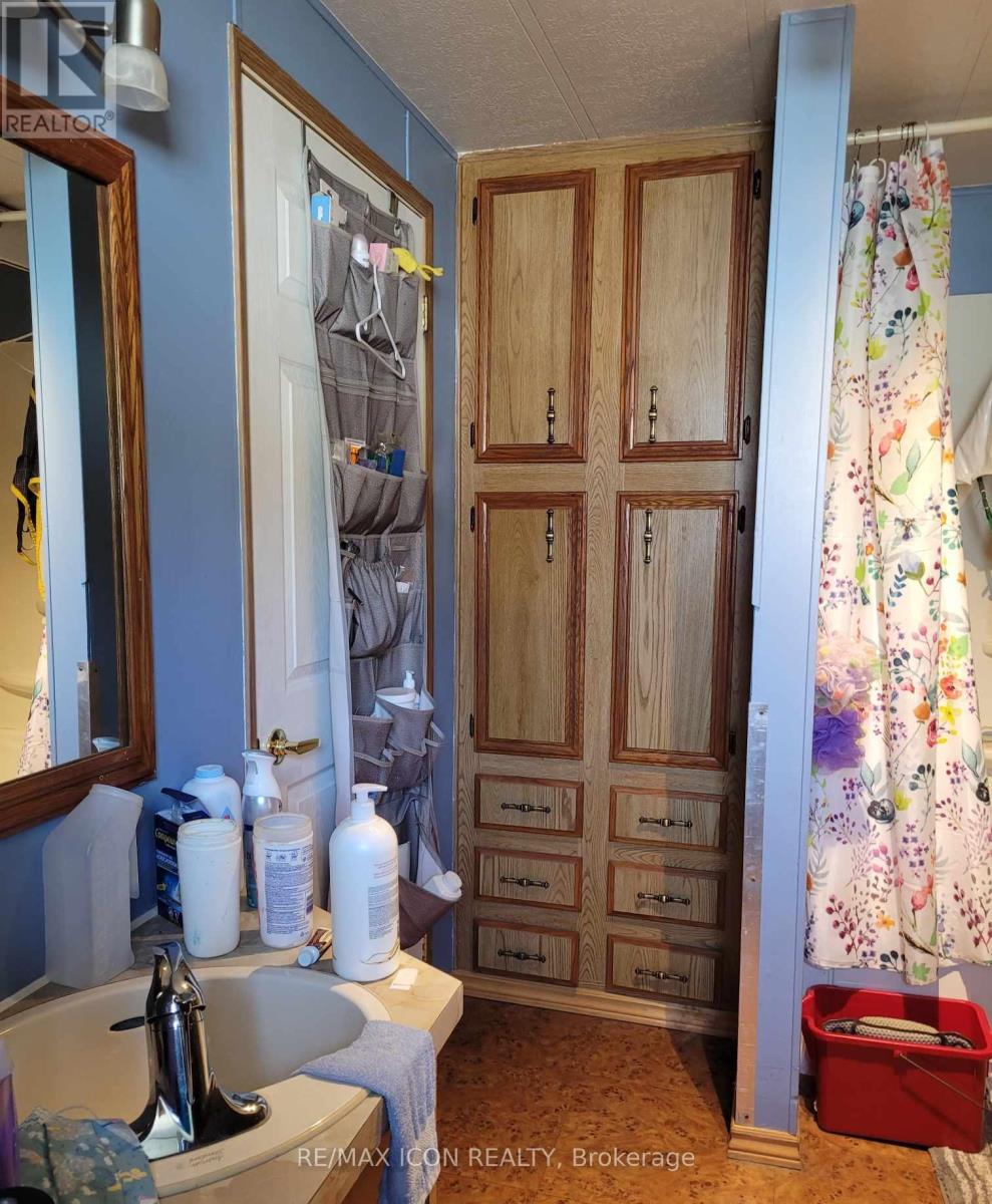 34 - 9839 Lakeshore Road, Lambton Shores, Ontario N0M 1T0 - Photo 17 - X12200747