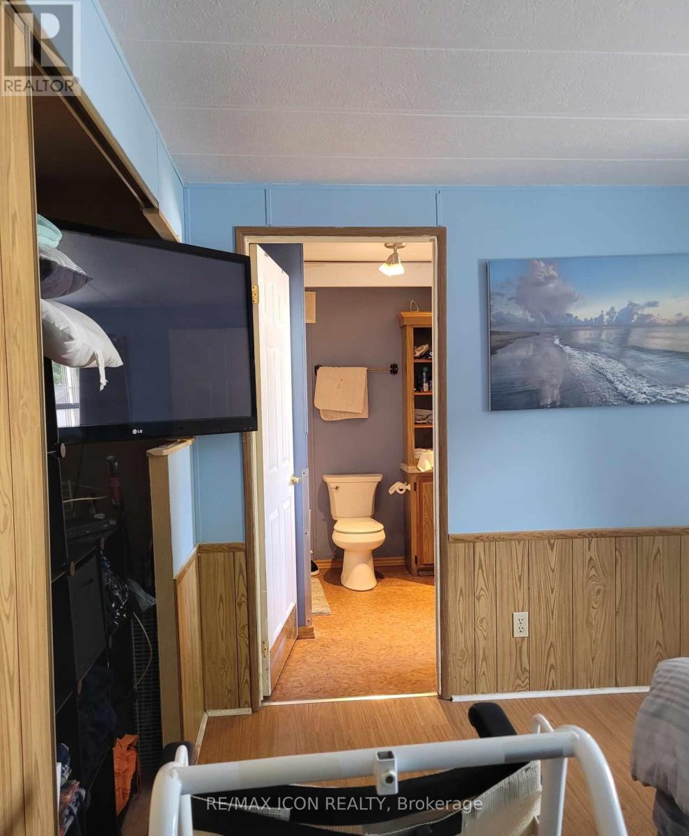 34 - 9839 Lakeshore Road, Lambton Shores, Ontario N0M 1T0 - Photo 16 - X12200747