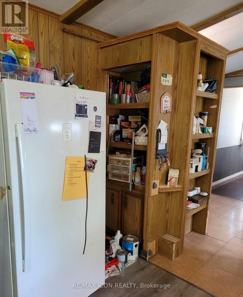 34 - 9839 Lakeshore Road, Lambton Shores, Ontario N0M 1T0 - Photo 8 - X12200747