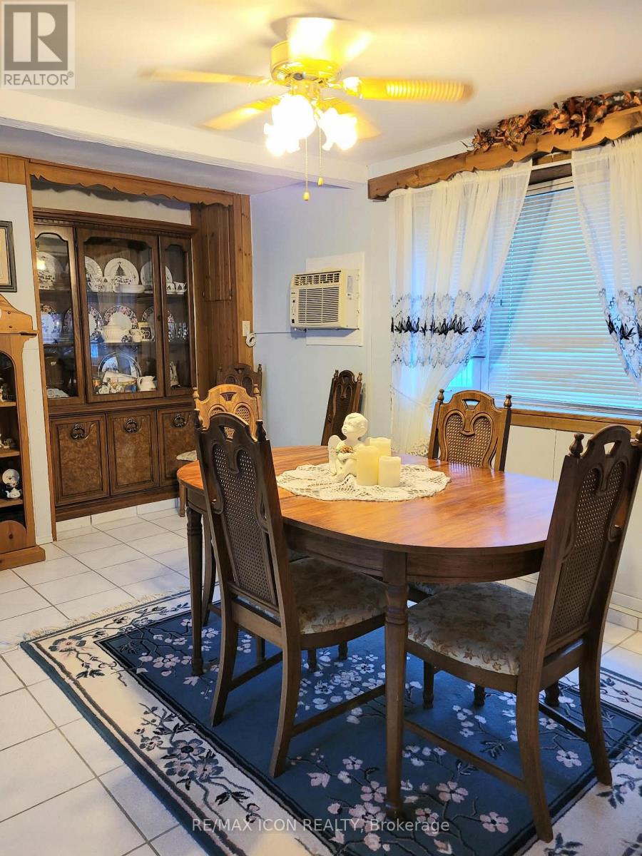 16 - 9839 Lakeshore Road, Lambton Shores, Ontario  N0M 1T0 - Photo 8 - X12795962