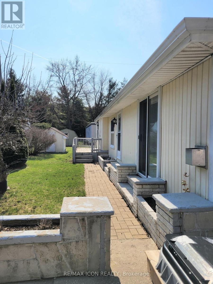 16 - 9839 Lakeshore Road, Lambton Shores, Ontario  N0M 1T0 - Photo 3 - X12795962