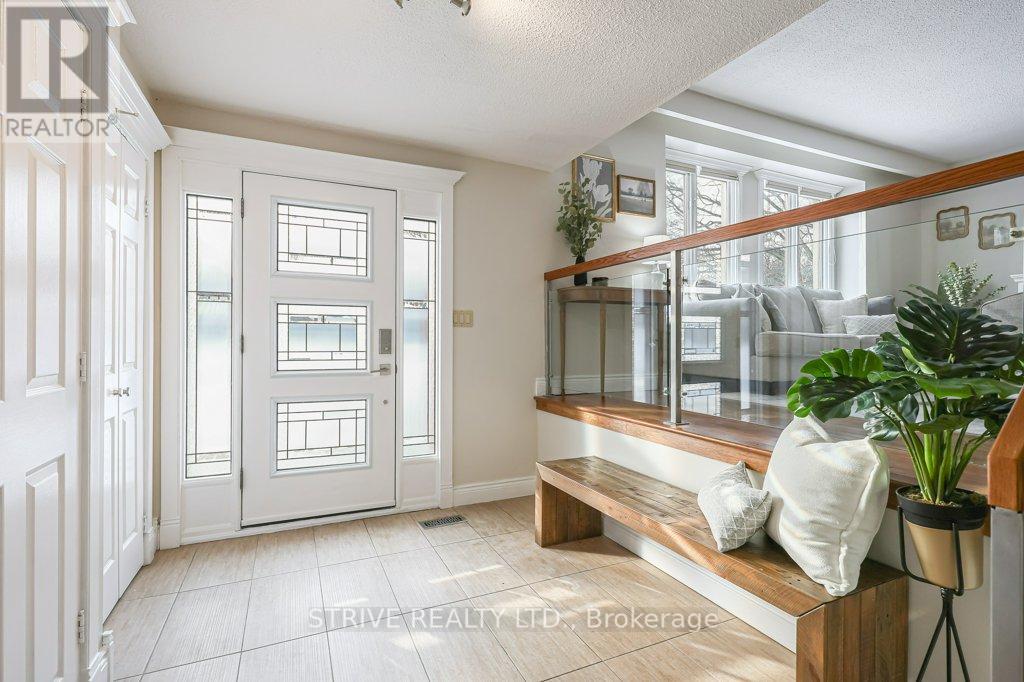 11 Lorraine Court, Clarington, Ontario  L1C 3L5 - Photo 4 - E12974040