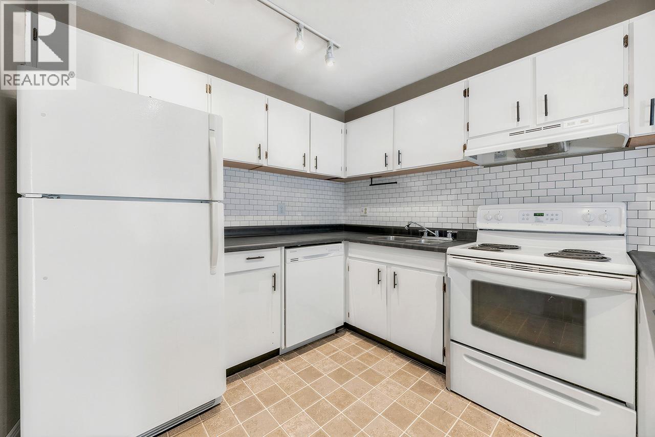 62 1930 Cedar Village Crescent, North Vancouver, British Columbia  V7J 3M5 - Photo 9 - R3108567