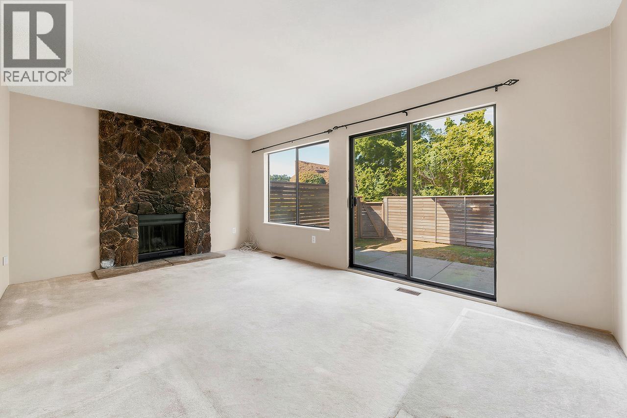 62 1930 Cedar Village Crescent, North Vancouver, British Columbia  V7J 3M5 - Photo 11 - R3108567