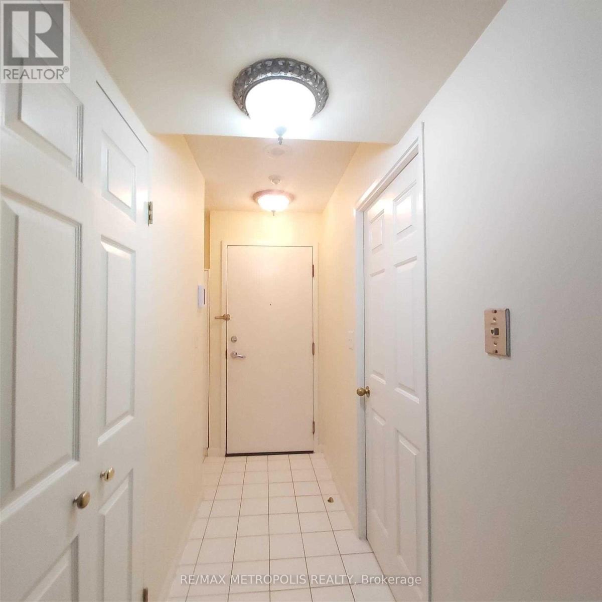 402 - 7 Carlton Street, Toronto, Ontario  M5B 2M3 - Photo 4 - C12974046