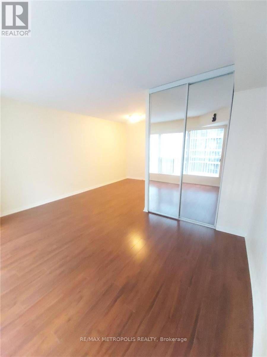 402 - 7 Carlton Street, Toronto, Ontario  M5B 2M3 - Photo 6 - C12974046