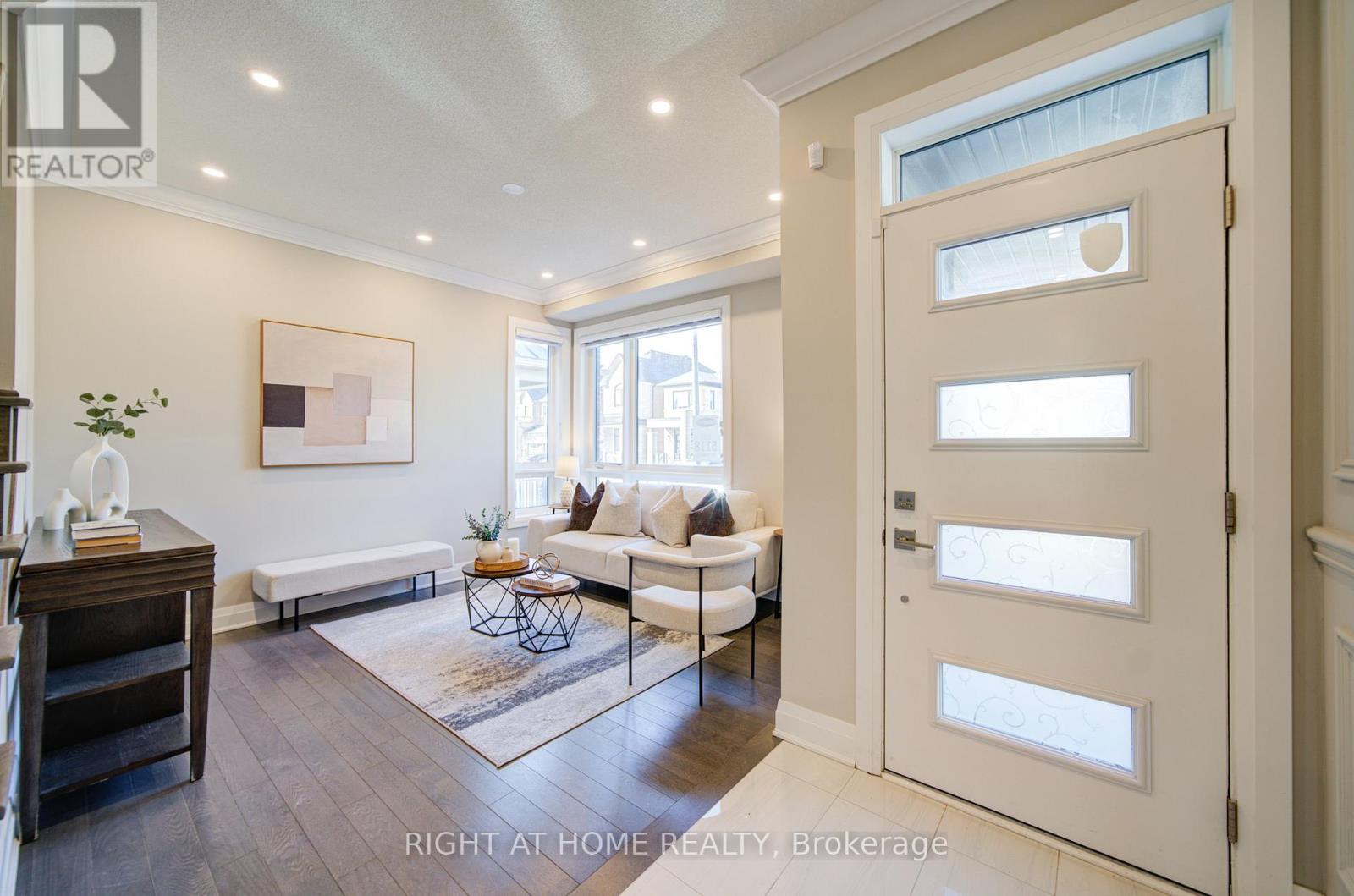 3007 Hollyberry Trail, Pickering, Ontario  L1X 0N5 - Photo 2 - E12974030