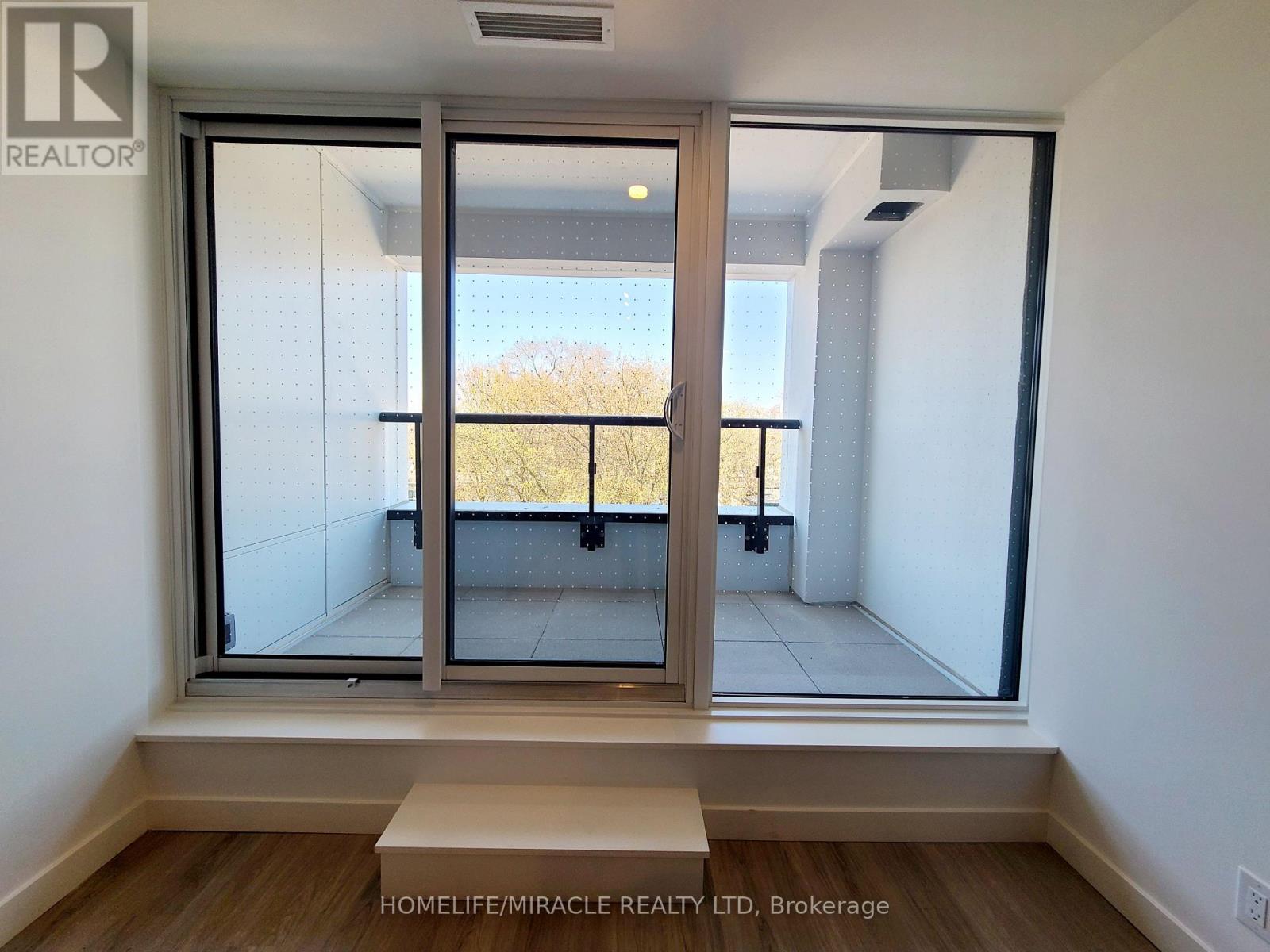 325 - 1050 Eastern Avenue, Toronto, Ontario  M4L 0B7 - Photo 3 - E12974044