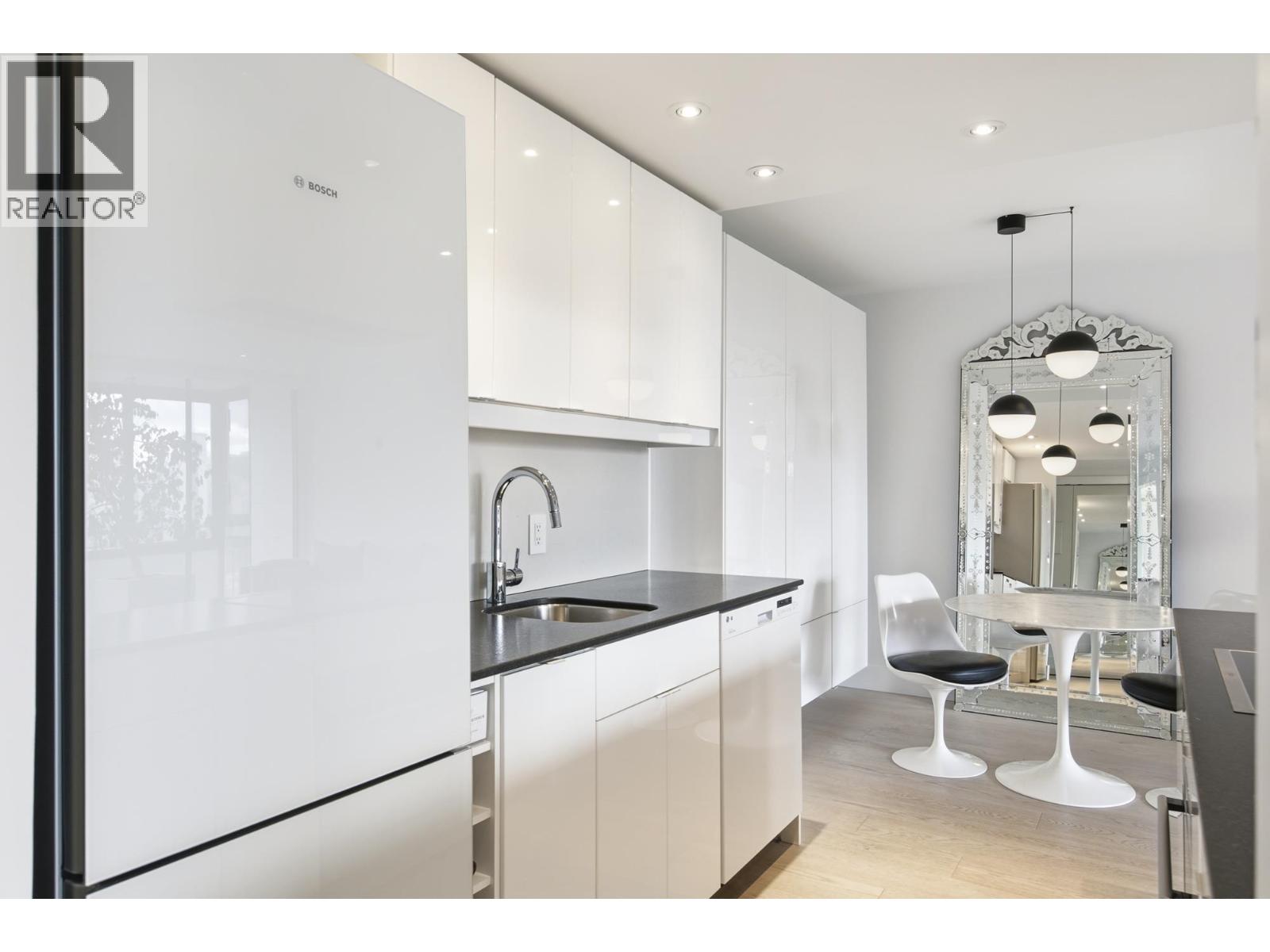 1806 1725 Pendrell Street, Vancouver, British Columbia  V6G 2X7 - Photo 6 - R3108913