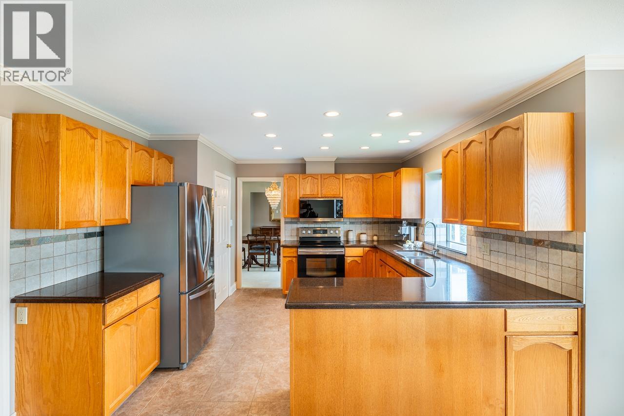 580 Clearwater Way, Coquitlam, British Columbia  V3C 5W3 - Photo 12 - R3108921