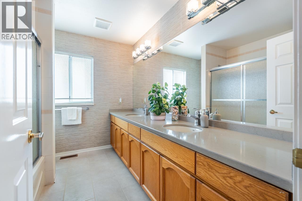 580 Clearwater Way, Coquitlam, British Columbia  V3C 5W3 - Photo 34 - R3108921