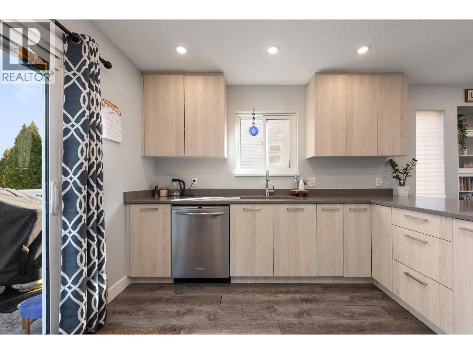 20373 115 Avenue, Maple Ridge, British Columbia  V2X 9H5 - Photo 5 - R3108927