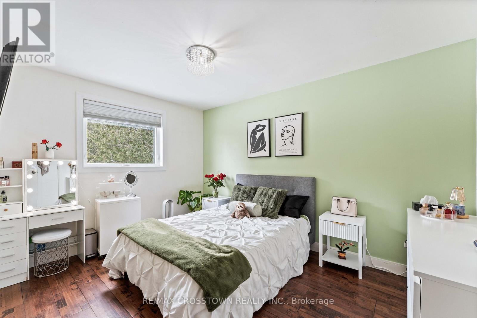 229 Thornton Avenue, Essa, Ontario  L0L 2N0 - Photo 13 - N12845482