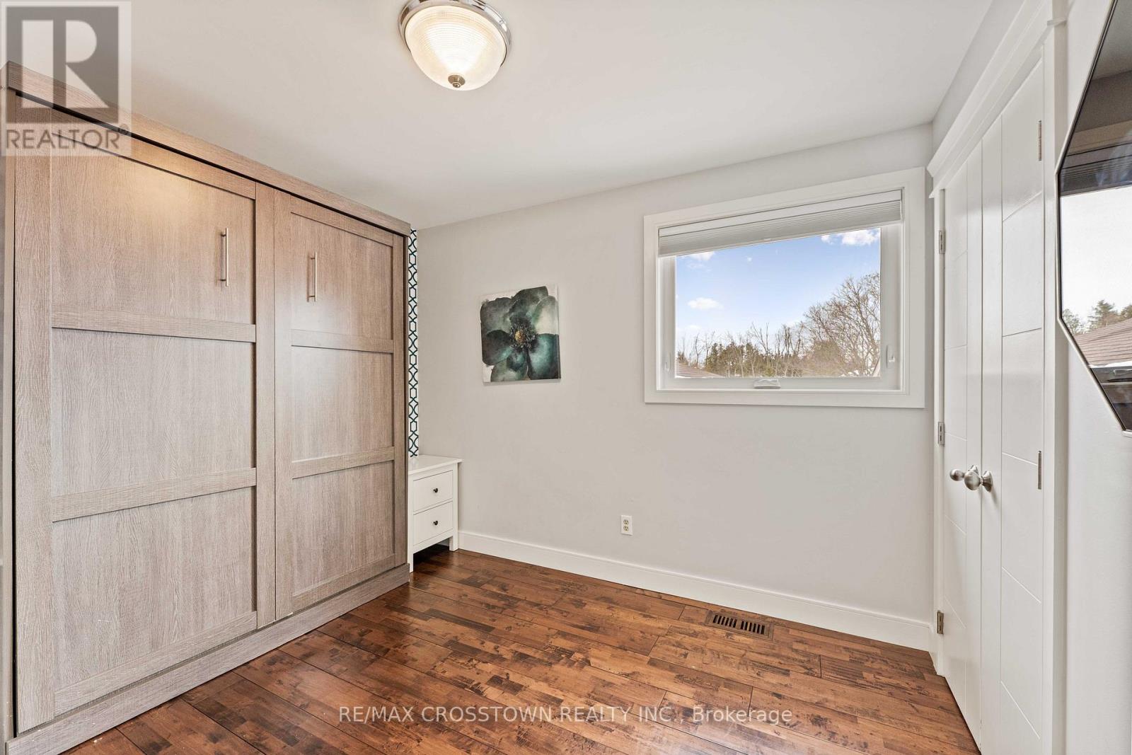 229 Thornton Avenue, Essa, Ontario  L0L 2N0 - Photo 15 - N12845482