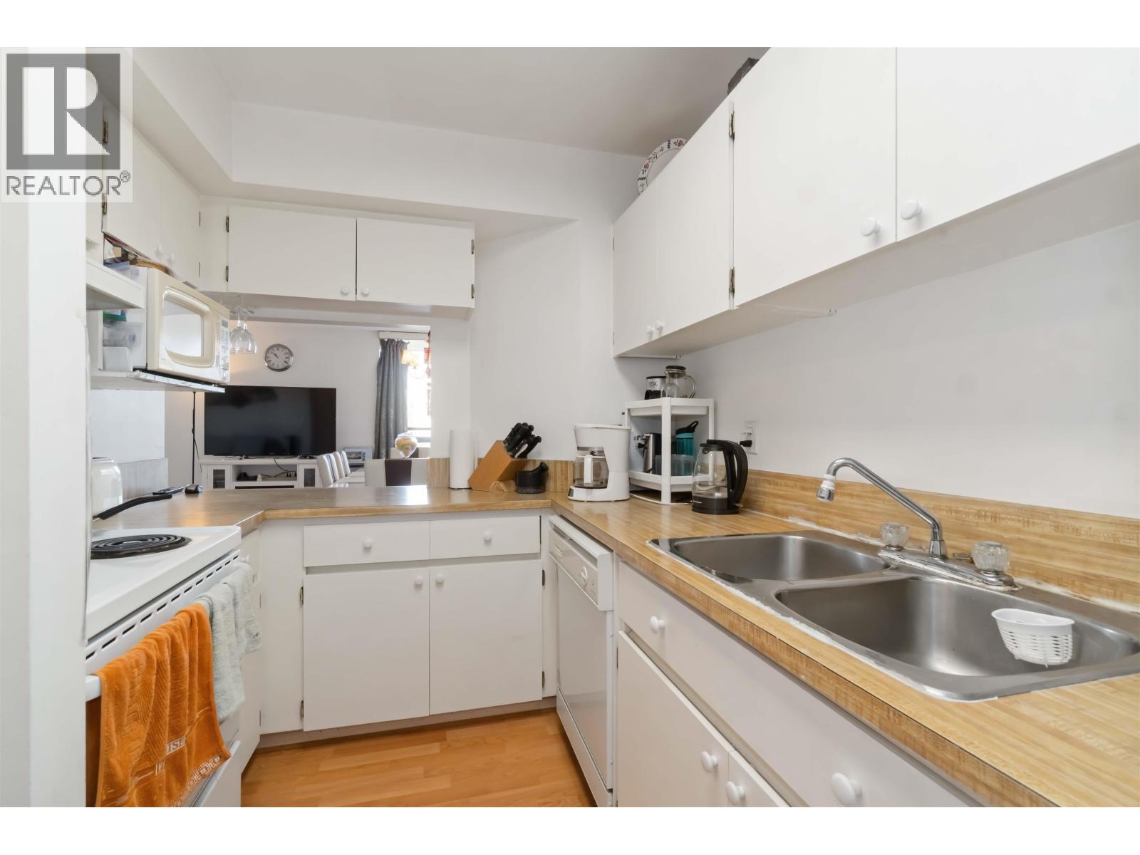 1201 3755 Bartlett Court, Burnaby, British Columbia  V3J 7G7 - Photo 12 - R3108965