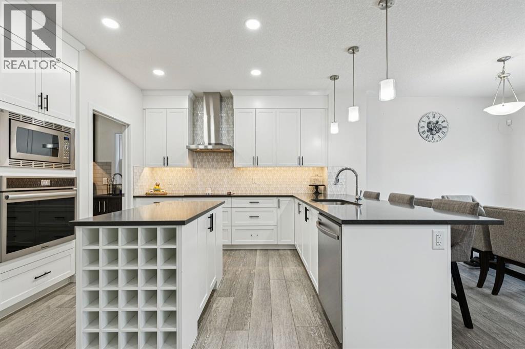 1124 Chinook Gate Bay Sw, Airdrie, Alberta  T4B 5J2 - Photo 5 - A2281954