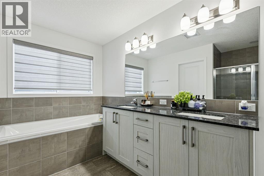 1124 Chinook Gate Bay Sw, Airdrie, Alberta  T4B 5J2 - Photo 18 - A2281954