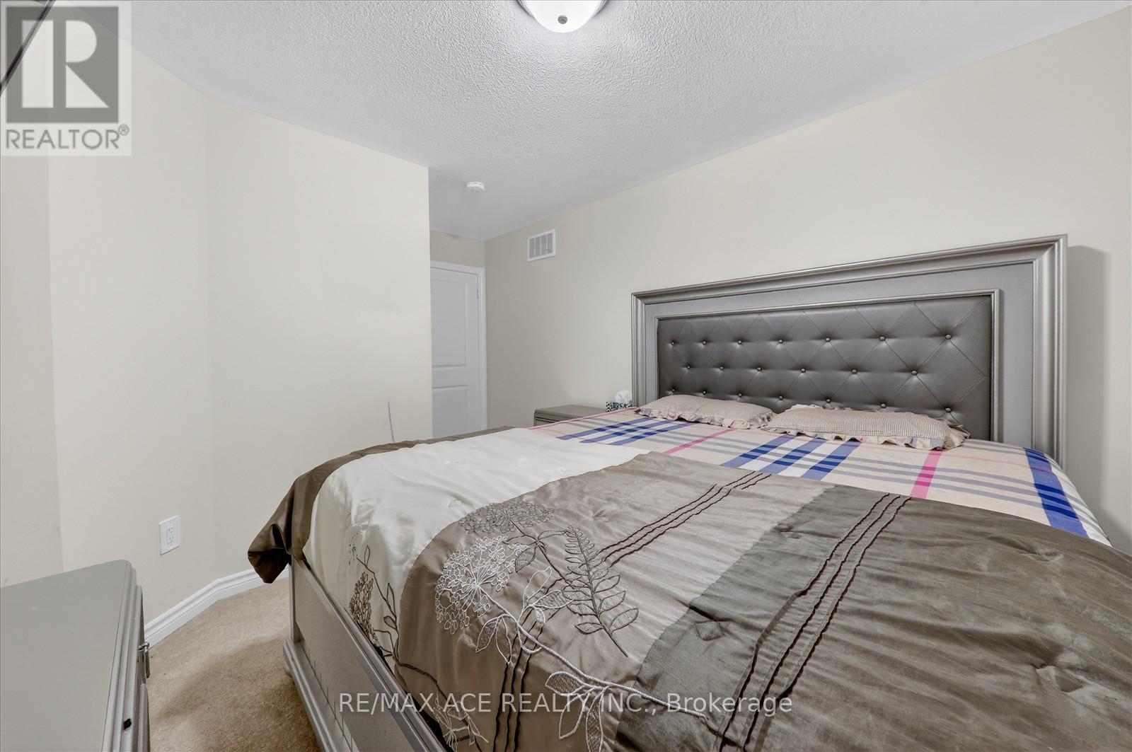 4 Sanford Circle, Springwater, Ontario  L9X 2A8 - Photo 26 - S12974028