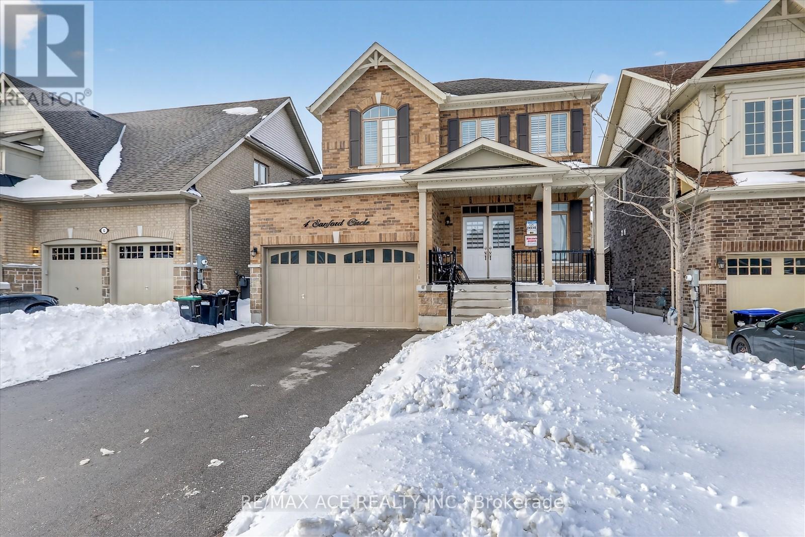 4 Sanford Circle, Springwater, Ontario  L9X 2A8 - Photo 3 - S12974028