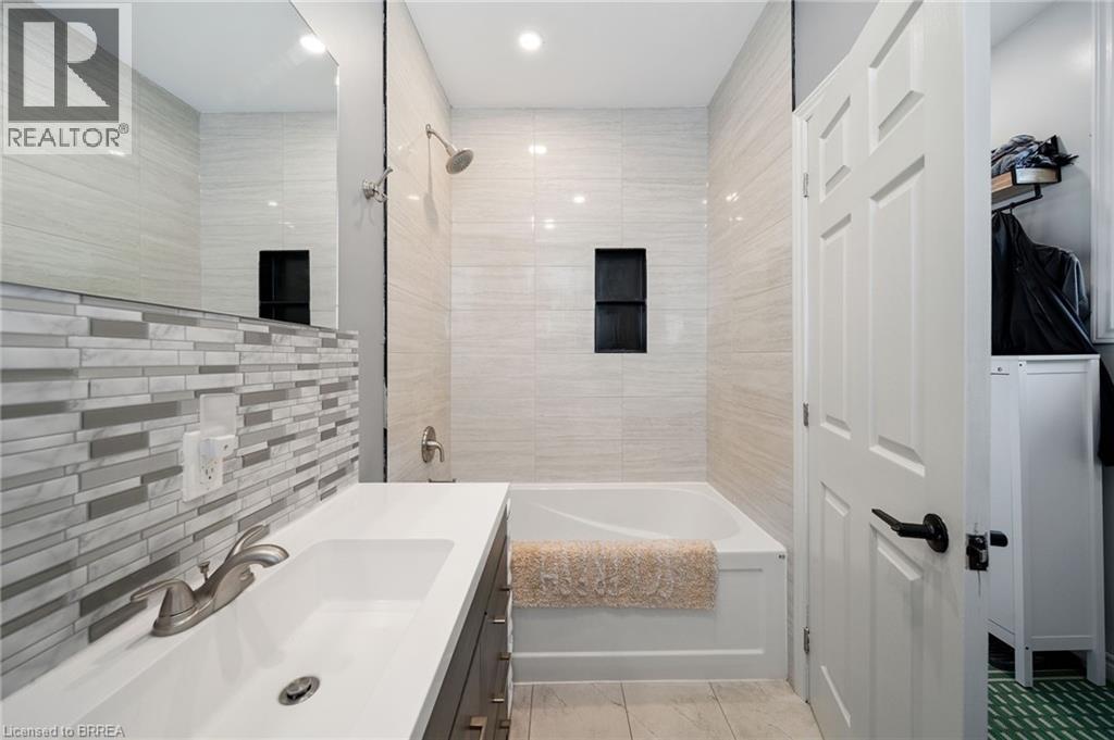 134 Superior Street, Brantford, Ontario  N3S 2L2 - Photo 19 - 40818561