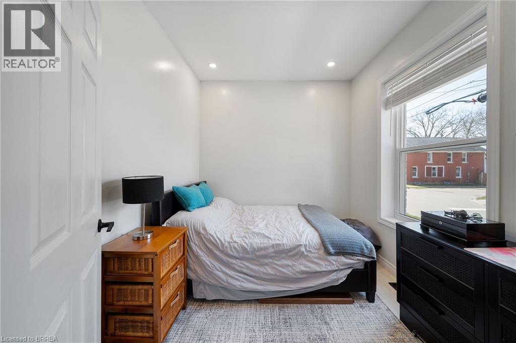 134 Superior Street, Brantford, Ontario  N3S 2L2 - Photo 20 - 40818561