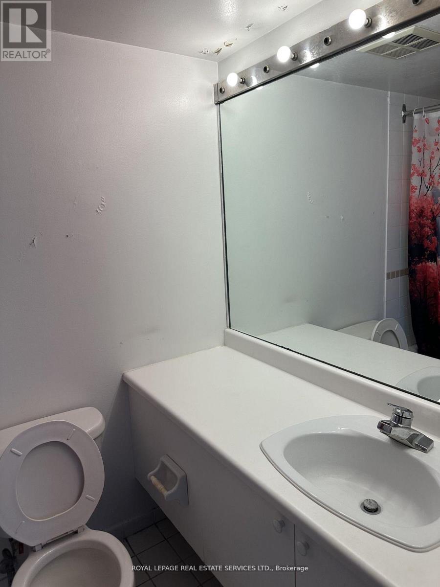 1105 - 2261 Lake Shore Boulevard W, Toronto, Ontario  M8V 3X1 - Photo 8 - W12974032