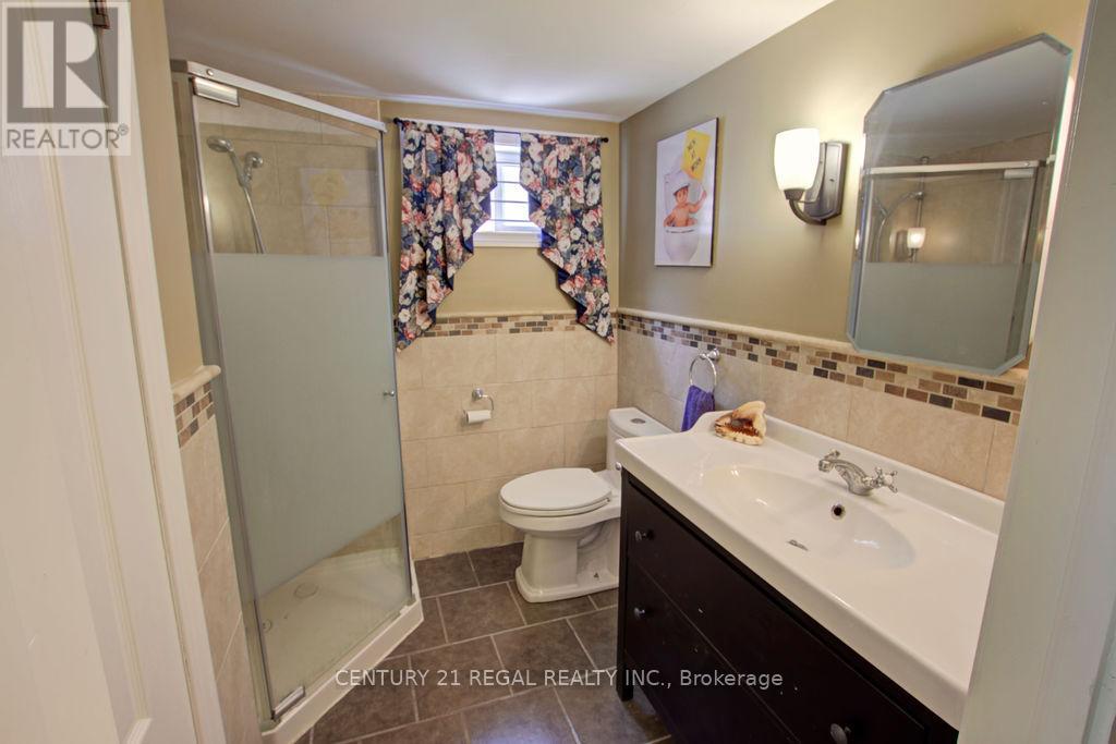 14 Thorpe Road, Toronto, Ontario  M9R 2C2 - Photo 21 - W12974034
