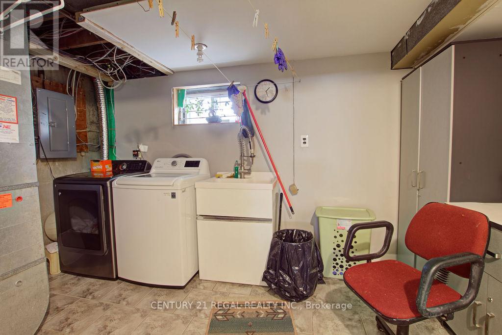 14 Thorpe Road, Toronto, Ontario  M9R 2C2 - Photo 22 - W12974034