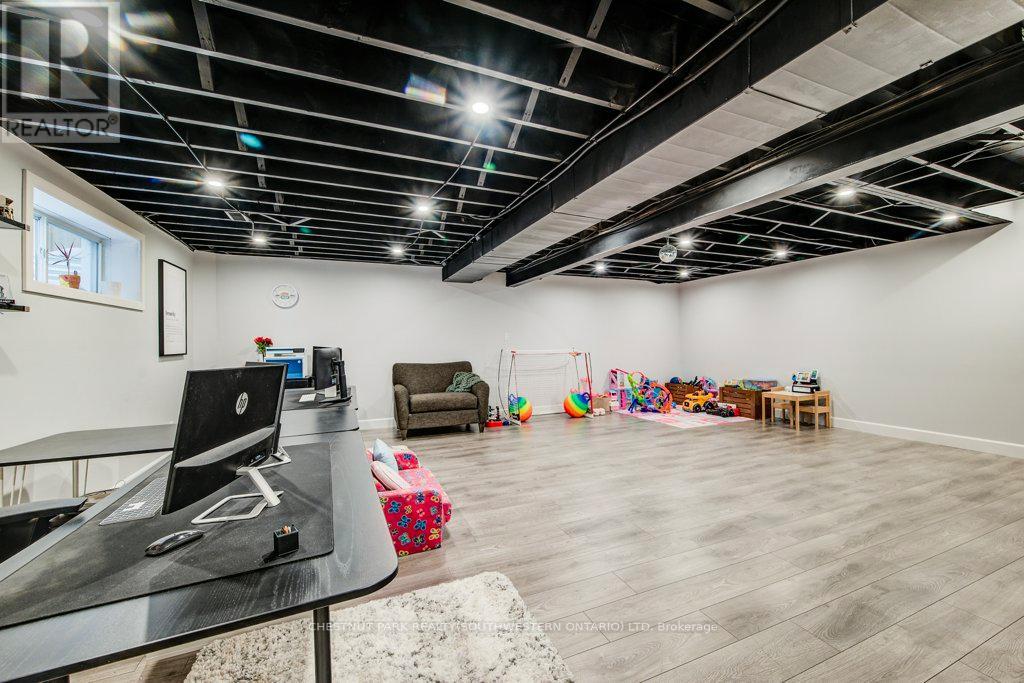 58 Eden Oak Trail, Kitchener, Ontario  N2A 0G3 - Photo 33 - X12784270