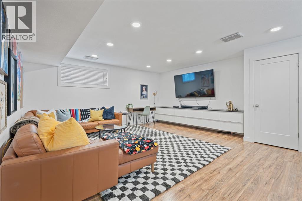 32 Chapalina Common Se, Calgary, Alberta  T2X 3X3 - Photo 39 - A2297338