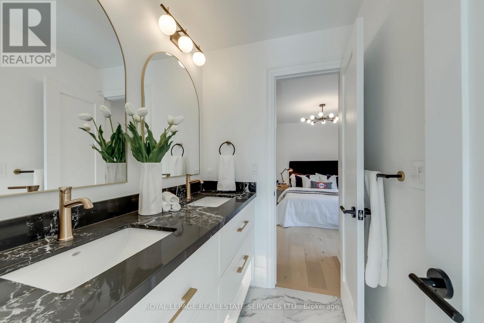 561 Durie Street, Toronto, Ontario  M6S 3H2 - Photo 26 - W12966818