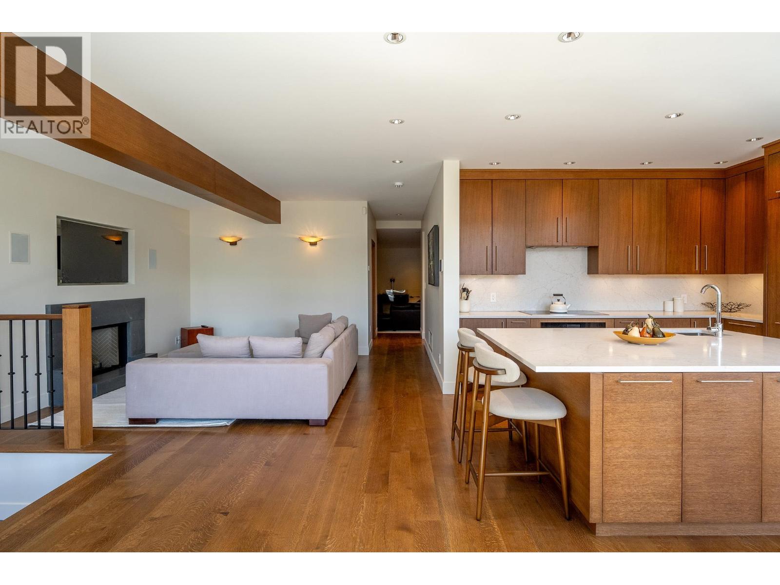 8364 Mountain View Drive, Whistler, British Columbia  V8E 0G3 - Photo 8 - R3108441