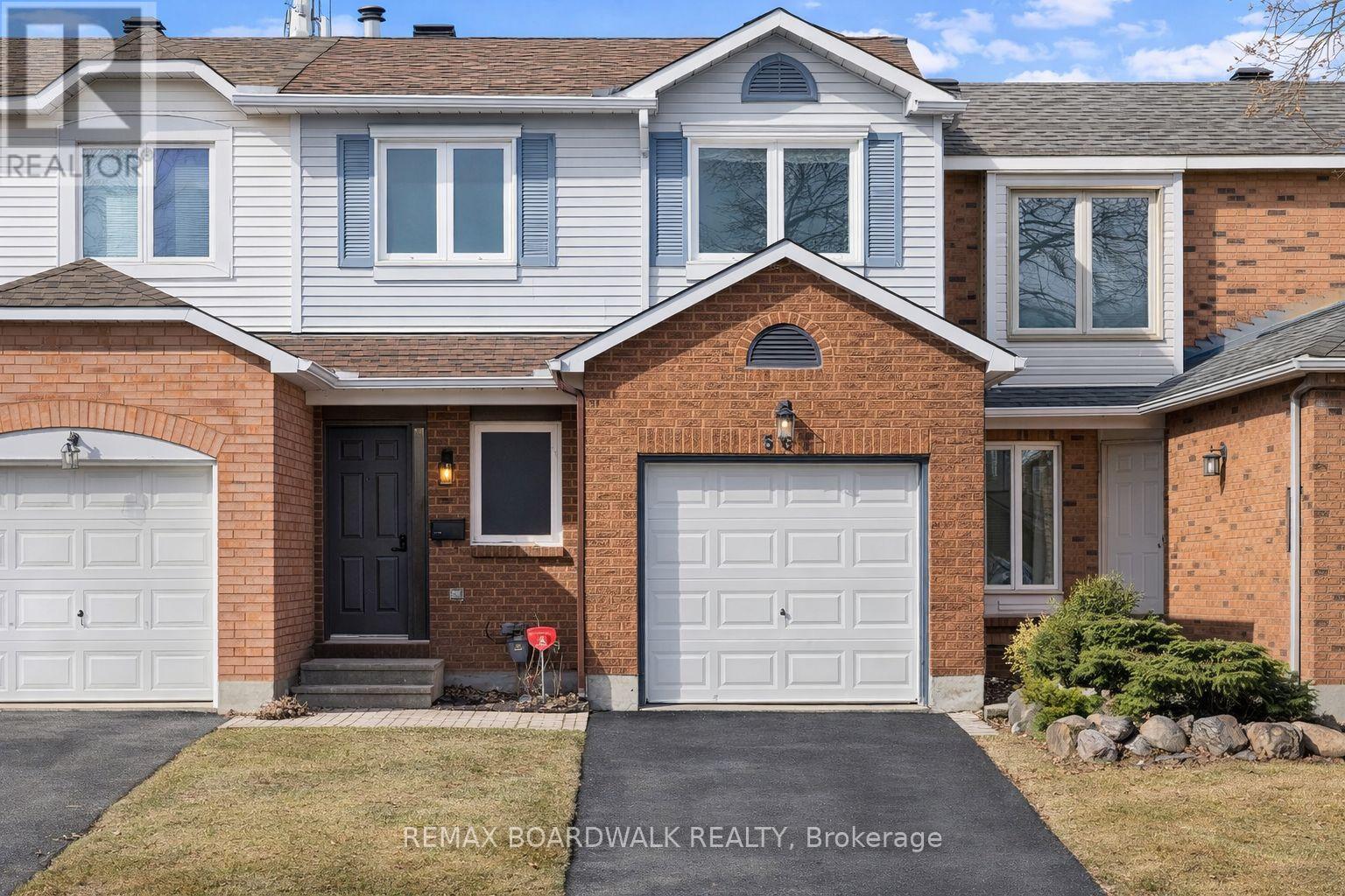 567 LATOUR CRESCENT, Ottawa, Ontario