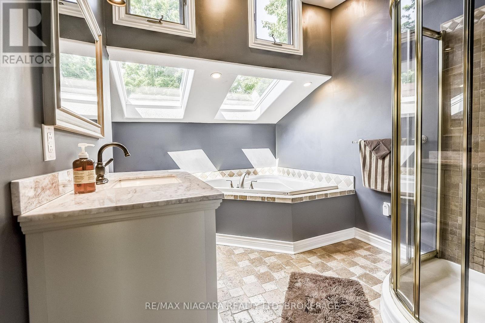 4905 Mapleview Crescent, Port Colborne, Ontario  L0S 1R0 - Photo 25 - X12974130