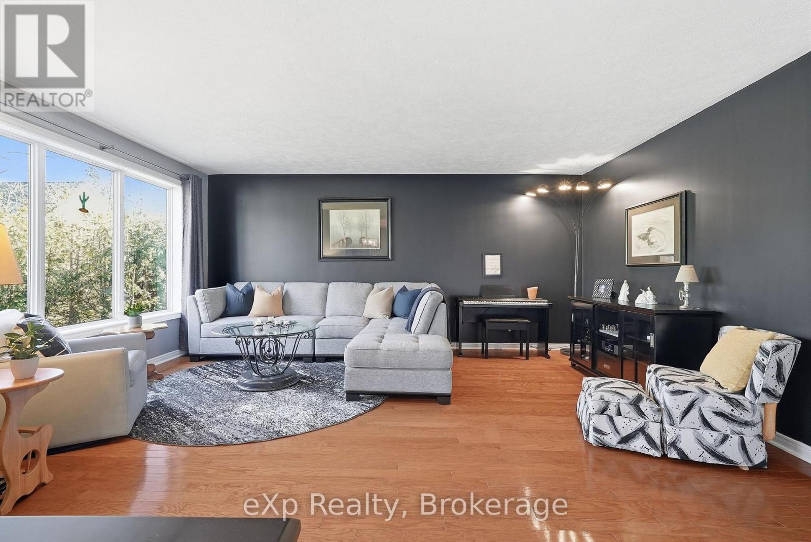 90 Mapleport Crescent, South Bruce Peninsula, Ontario  N0H 2G0 - Photo 12 - X12974064