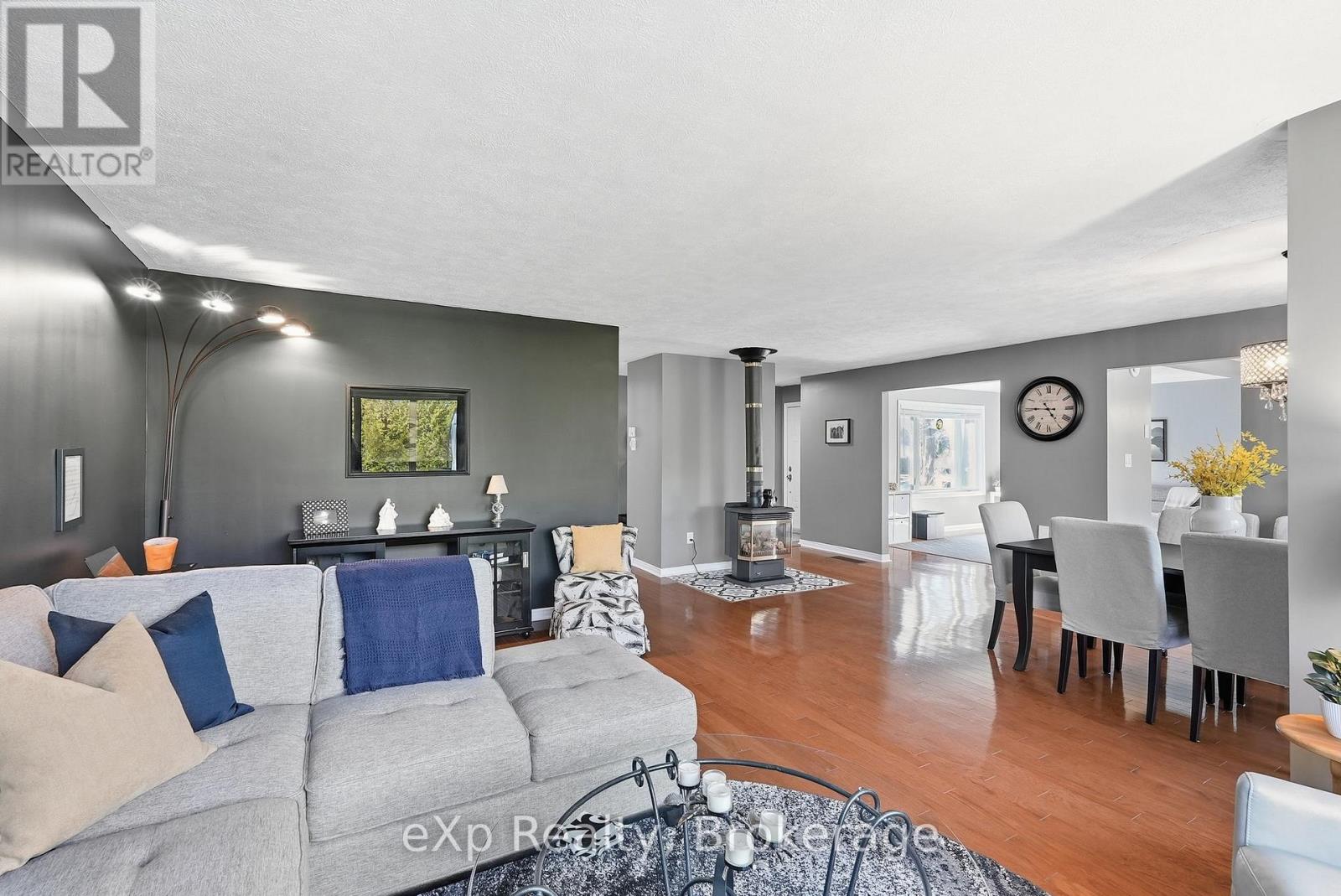 90 Mapleport Crescent, South Bruce Peninsula, Ontario  N0H 2G0 - Photo 14 - X12974064