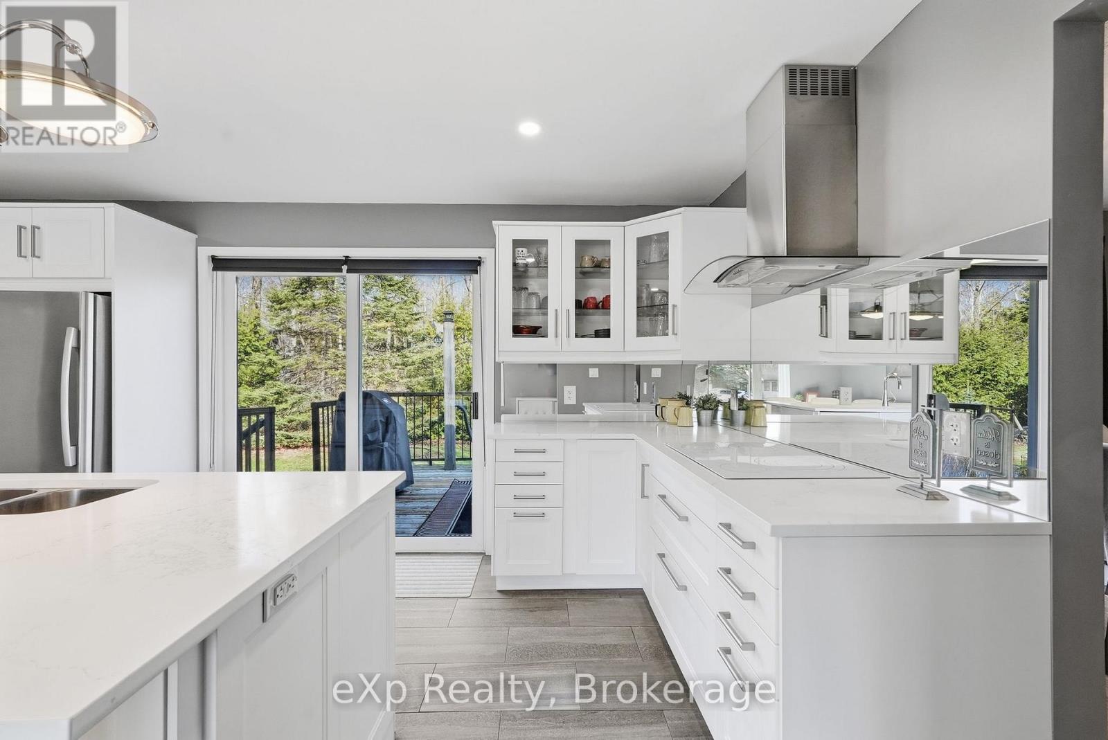 90 Mapleport Crescent, South Bruce Peninsula, Ontario  N0H 2G0 - Photo 22 - X12974064